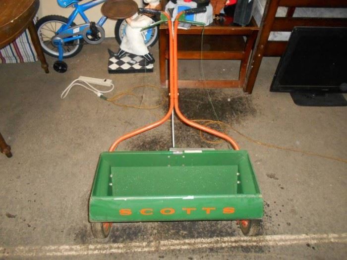 Scotts Model 753 Lawn Seed Spreader