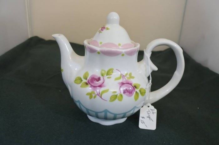 Antique Reflections Tea Pot..
