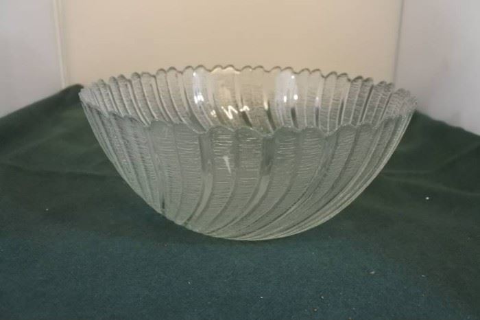 Swiveled Serving Bowl