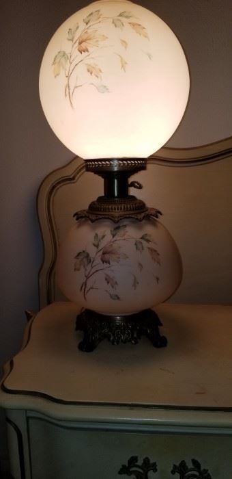 Gone with the Wind Lamp.  Both top and bottom lights work
