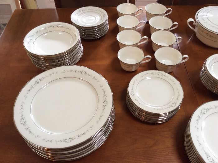 Noritake “Heather” dinnerware.