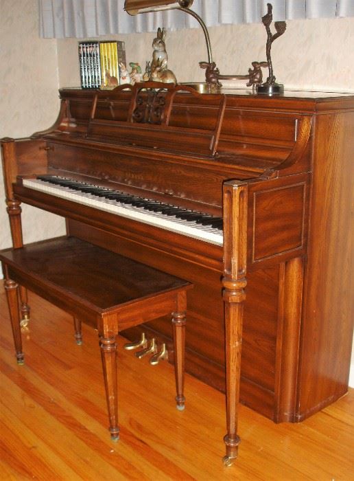 Yamaha piano