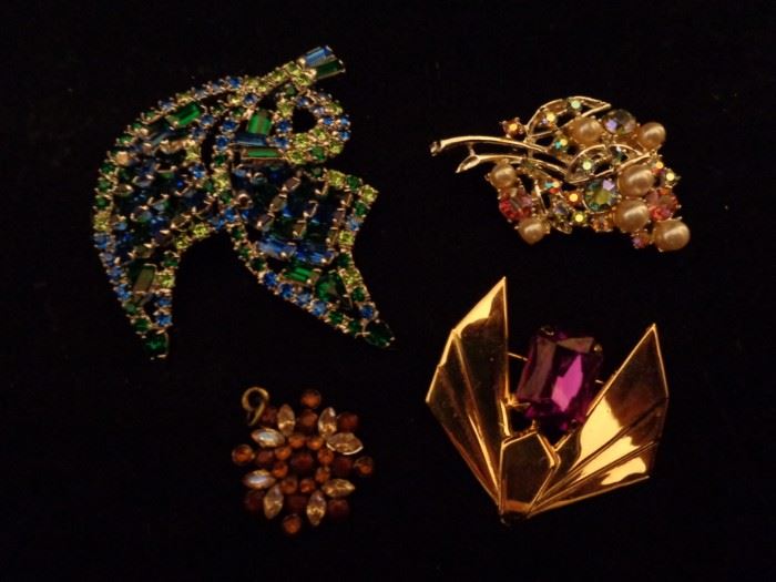 Vintage rhinestone pins and pendant