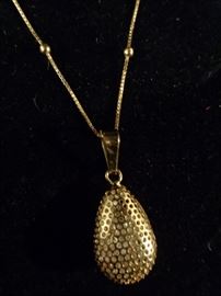 Italian 18k gold charm pendant and chain