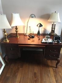 Walter E Smithe Desk