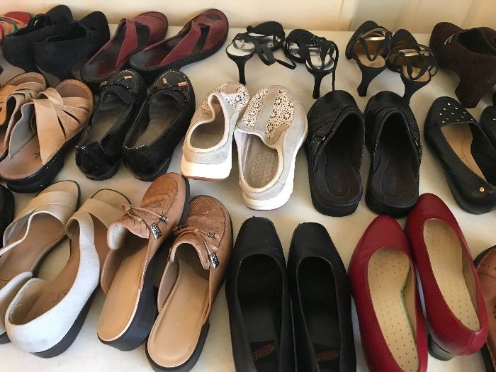 Like new shoes - Lots of "Clarks"  All size 6 