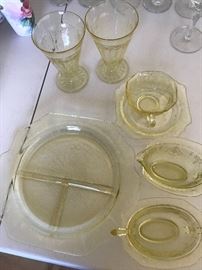 52 pieces of yellow depression glass