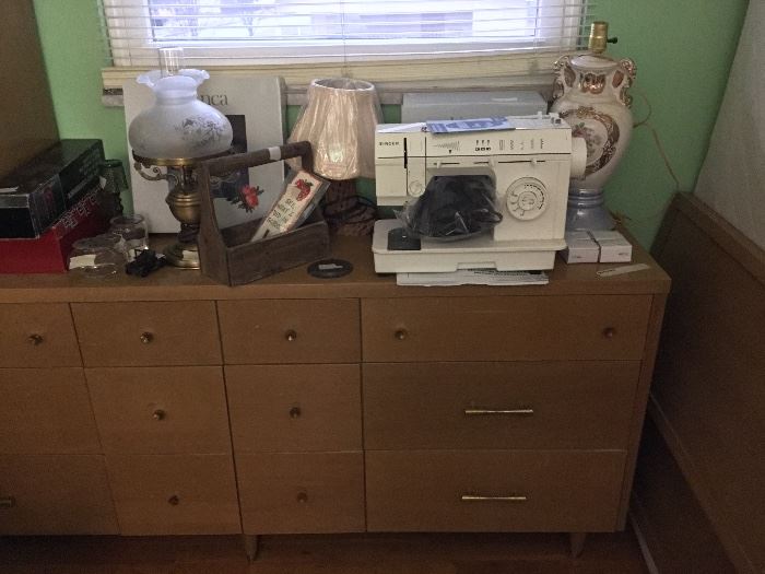 2nd Bedroom - another newer sewing machine