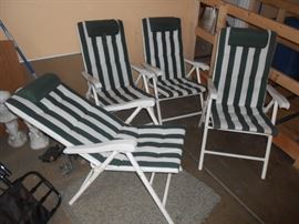 4 matching recliner/chairs