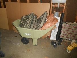 Outdoor wheel barrel