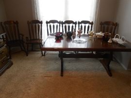 This table extends with 2 more leaves 6 of 8 chairs