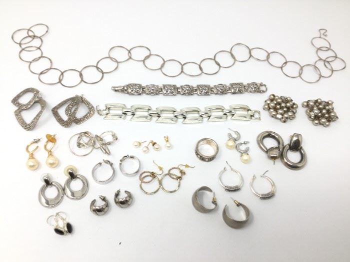 Costume Jewelry – Silver Themed  https://ctbids.com/#!/description/share/86830