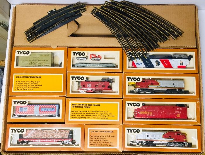 Vintage Tyco HO Scale Electric train set