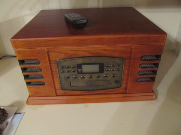 retro radio/ phonograph/ CD