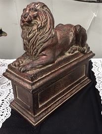 Bookend Style Lion on Pedestal