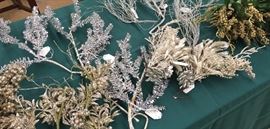 Assorted Décor Great for Weddings in the Winter