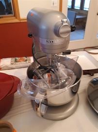 Kitchen aid mixer with attachments 