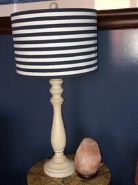 Table lamp and salt lamp.