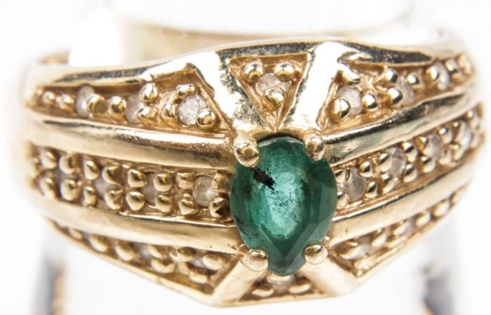 Lot 5 - Jewelry 14kt Yellow Gold Emerald & Diamond Ring