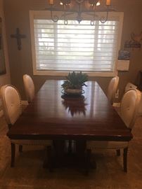 Beautiful Dining Room set . Great condition. Table is expandable.