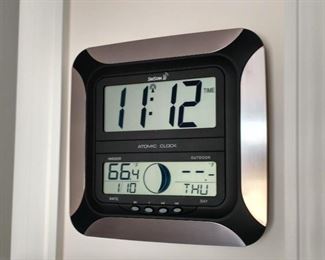 SkyScan Digital Atomic Clock with thermometer and calendar