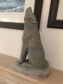 Concrete  Howling Wolf, 18"tall