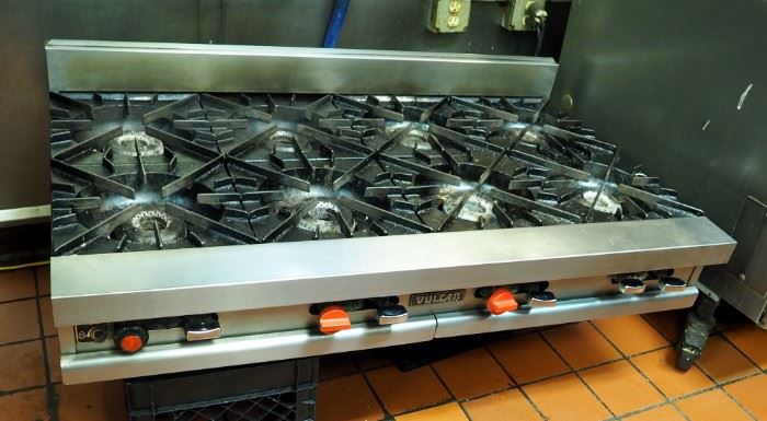 Vulcan Natural Gas Stainless Steel Counter Top Range With 8 Cast Iron Burners, 11" x 48" x 31"