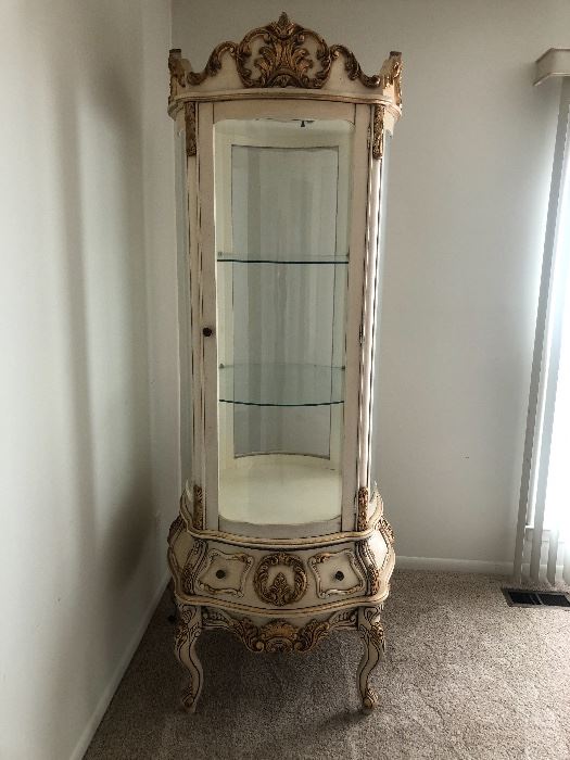  Beautiful French provincial Hollywood Regency curio cabinet 