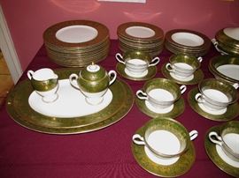 Wedgwood Florentine  Dark green "Gold Dragons" 108 pieces 