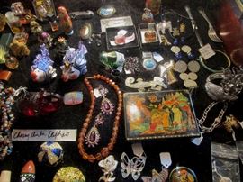 Russian hand painted lacquer dresser box