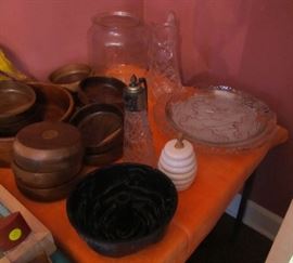 Bunt cake mold, plus black walnut salad set