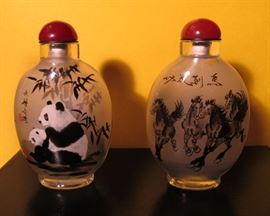 20th. c. hand painted Japanese perfume or snuff bottle