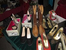 Part of the Huge Collection of ladies famous designer label clothes, St. John, Chico, Neiman Marcus, Saks etc. , purses, shoes, lingerie, etc. only part of it photographed. 