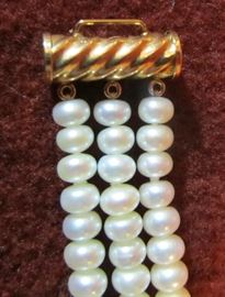 fresh water pearl bracelet with 14K gold clasp