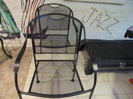 oversized patio table and 4 chairs  