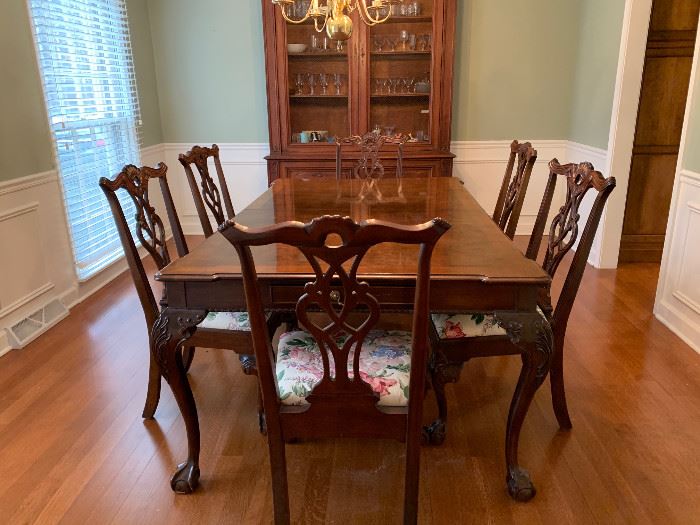 Henredon Rittenhouse Square Mahogany Dining Set.  Table with leaves and 6 chairs.   $3500 FIRM