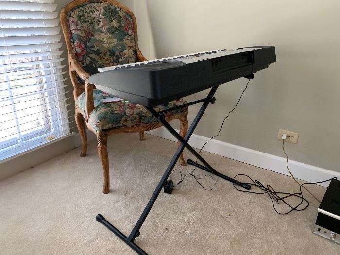 Yamaha PSR 170 Keyboard with stand $75