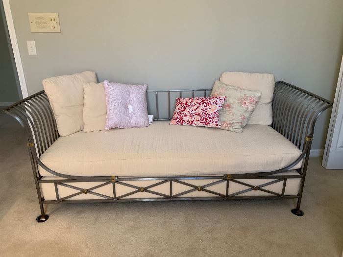 Henredon day bed $700 OBO