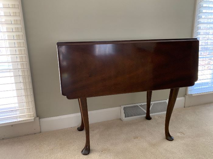 Kittinger Buffalo Williamsburg drop leaf table with pull out tea trays.  $695