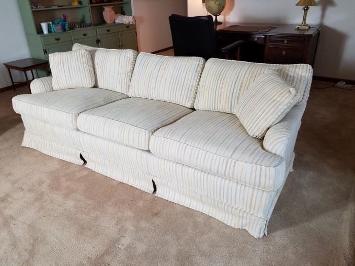 Comfy Loose Cushions Sofa https://ctbids.com/#!/description/share/86564