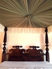 Victorian Spool-Post Canopy Bed--Magnificent! https://ctbids.com/#!/description/share/86831