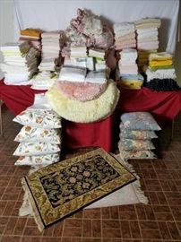 Towels, Sheets, Bedding, Rugs https://ctbids.com/#!/description/share/89006