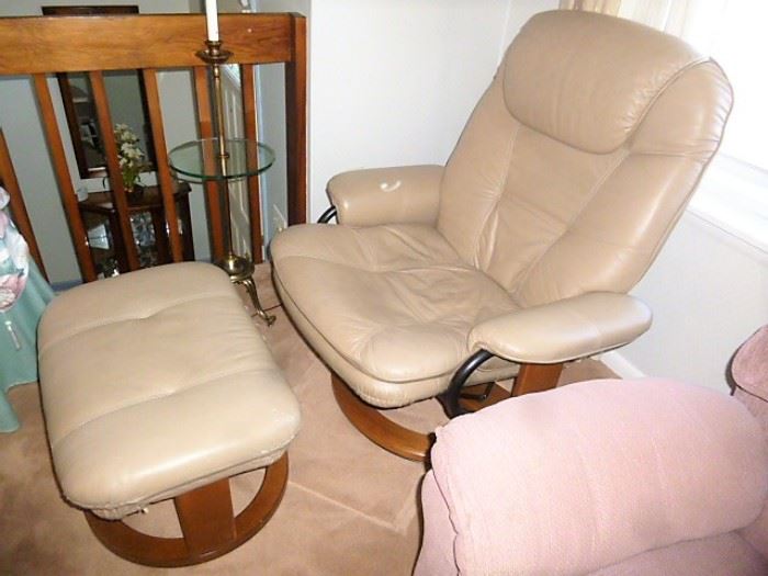 Stressless style chair & ottoman. One of two matching. Just $250 CLEAN!