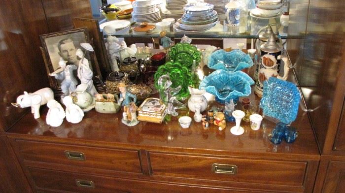 Tons of collectible glass.