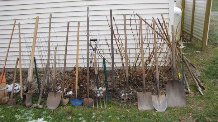 TONS of outdoor tools and yard tools.