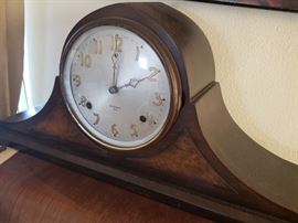 Has windup key...from 1920s