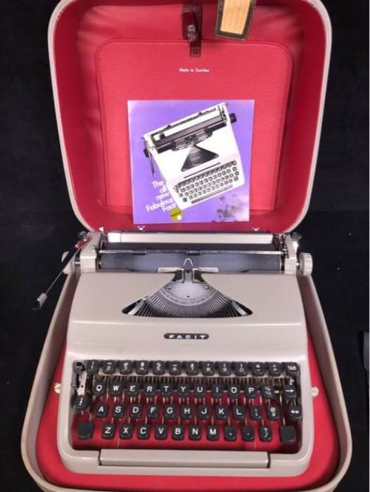 Facit Swedish Portable Typewriter