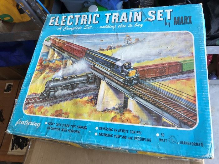 Marx 1953 Steam Locomotive Freight Train Set with original box $ 94.00