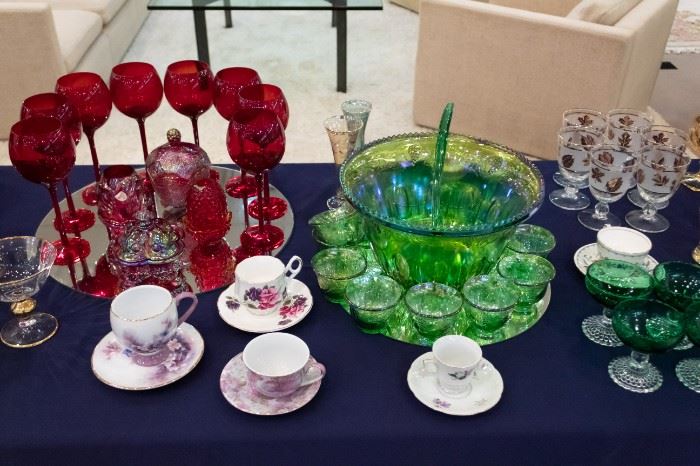 Love this Indiana Carnival Glass Punch Bowl Set!  Some really pretty teacups and saucers too...