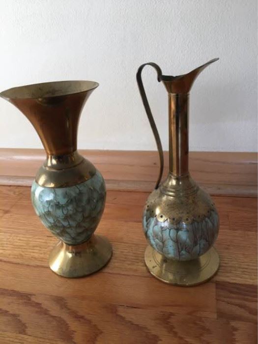 Dutch Vase and Decanter  https://ctbids.com/#!/description/share/88860